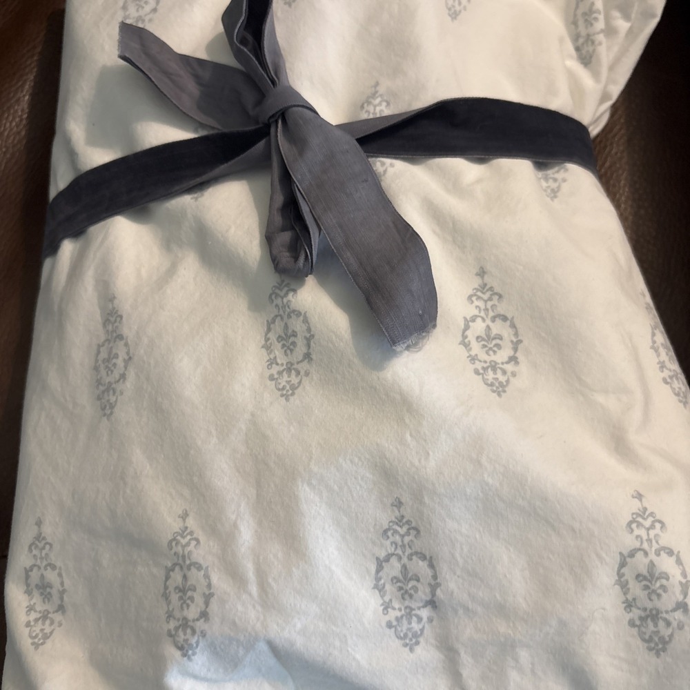 Simply Shabby Chic ONE Full Flat Sheet White Gray Fleur De Lis 100% Cotton